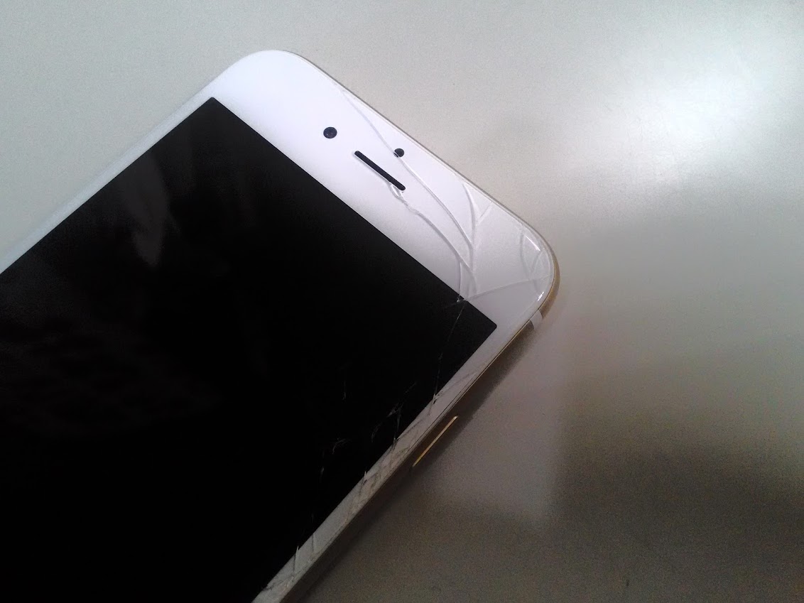 Iphoneガラス割れ 液晶パネル破損修理